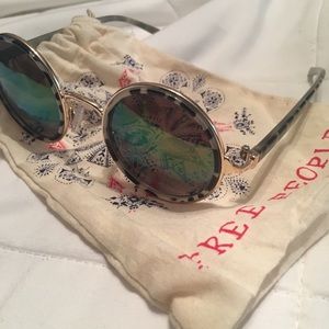 Free People Sunglasses with bag